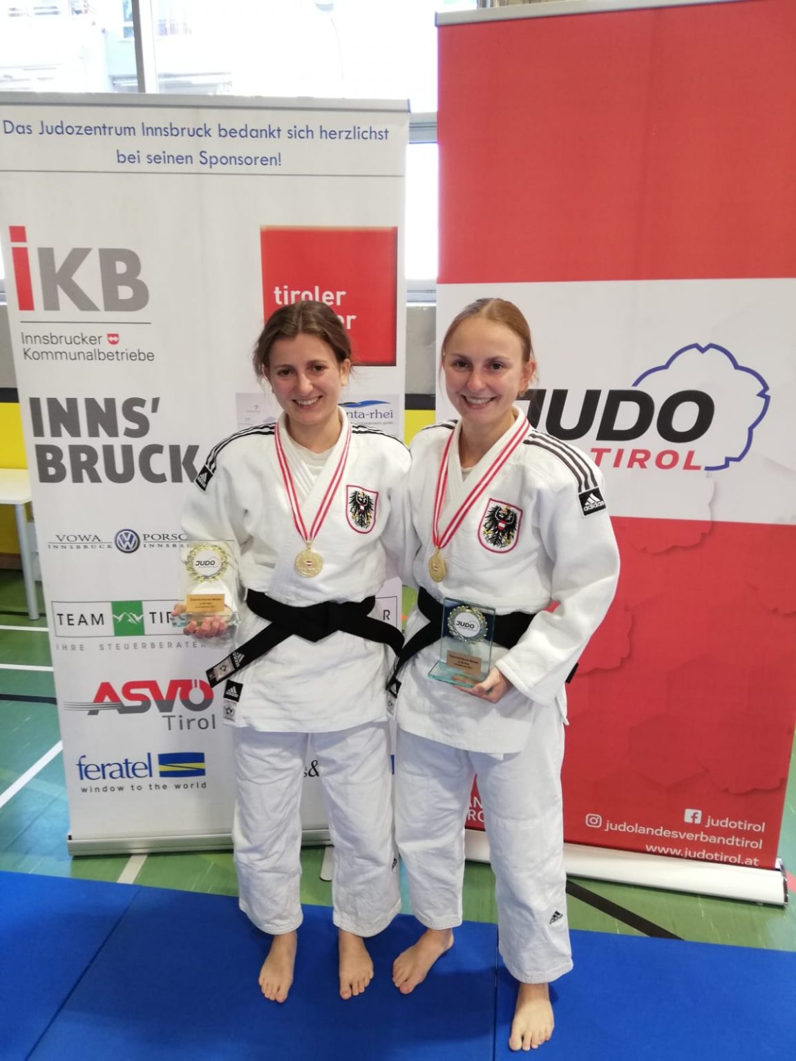 Österreichische Kata-Meisterschaft: Gold für Hanna und Paula Peinsipp.
